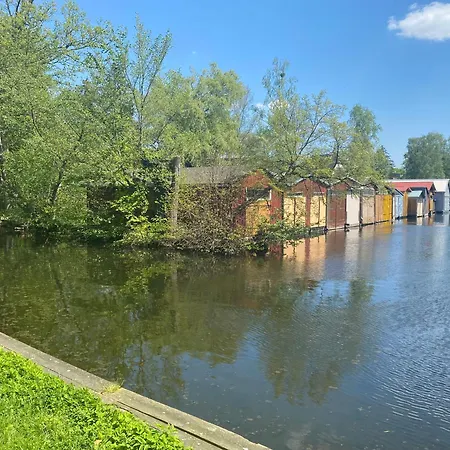Stilvolle In Historischer Stadtvilla Lejlighed Neubrandenburg