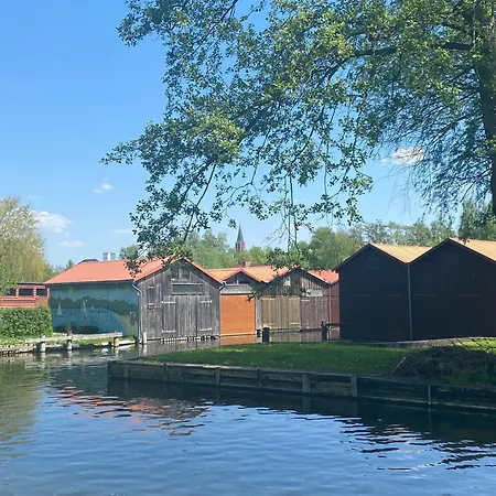 Stilvolle In Historischer Stadtvilla Neubrandenburg